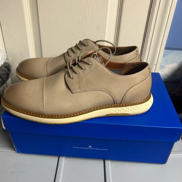 VINCE CAMUTO STELLEN SOFT NUBUCK Shoe size 10.5 Shoes BRAND  display picture 3